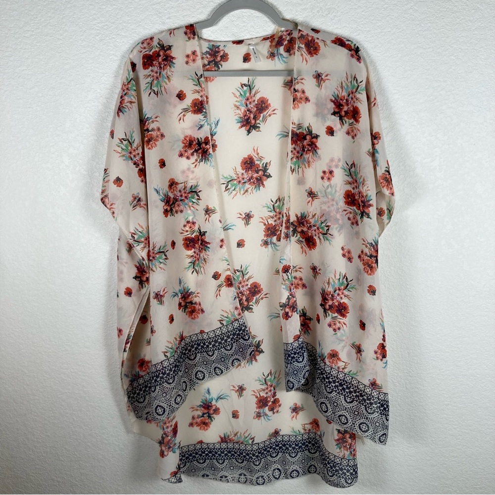 Floral Kimono size Women’s L lightweight kimono style polyester cover up